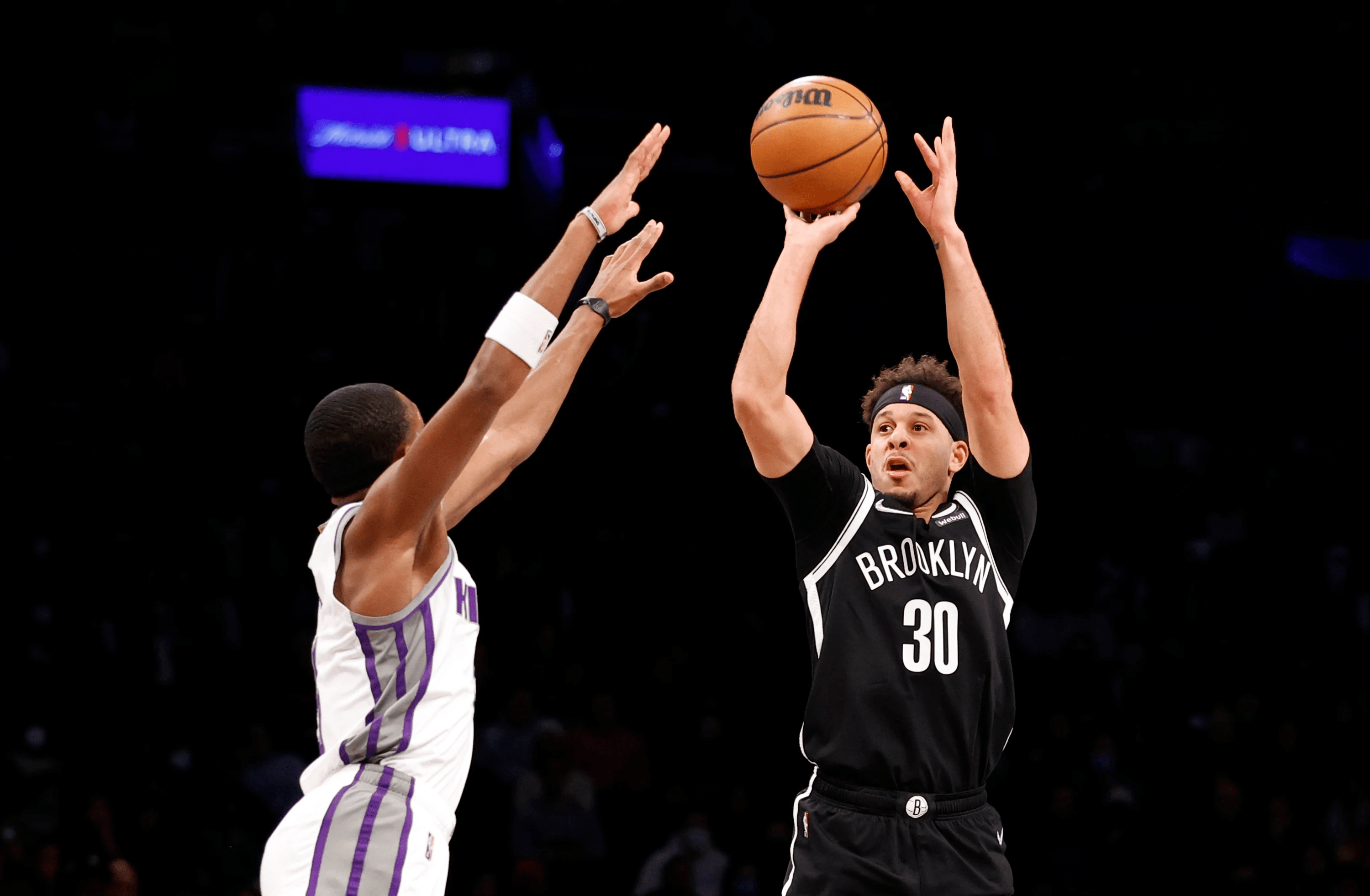 欧博官网平台-篮网全队发动围攻,步行者无力抵挡球员