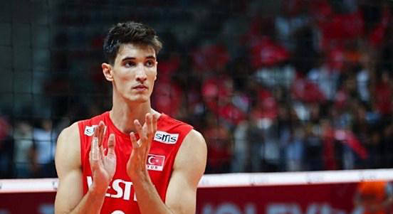 球队里新来的球员球技一流